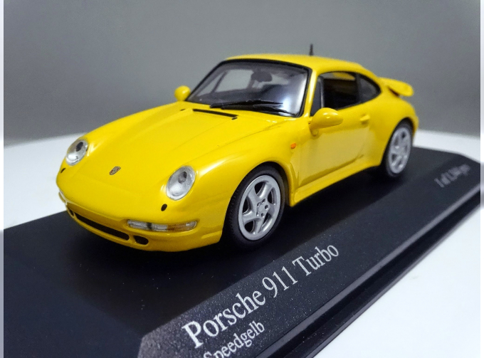 PORSCHE 911 Turbo (1995), yellow