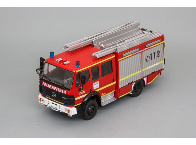 MERCEDES-BENZ LF 16/12 Ziegler Armé par les pompiers Volontaires de la ville de Kaufbeuren en Bavière