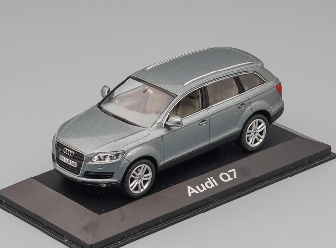 AUDI Q7 V8 4.2 FSI 4X4 (2006), kondor gray