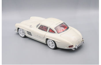 MERCEDES-BENZ 300 SL, белый, 25 см.