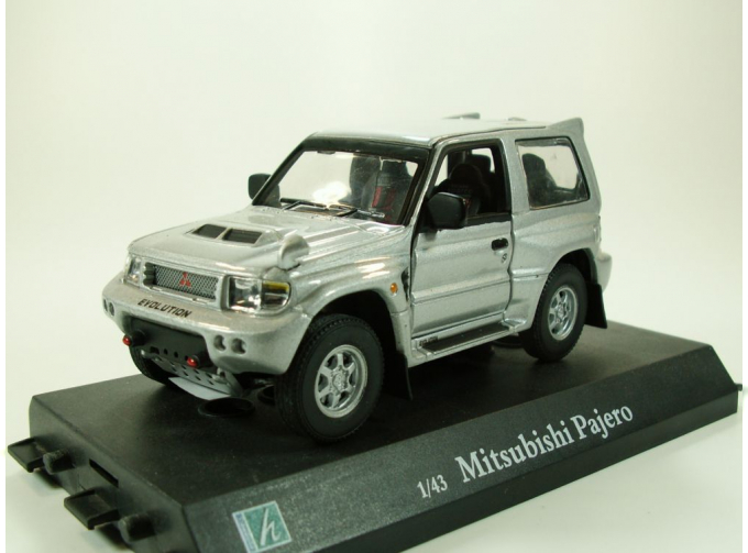 MITSUBISHI Pajero, NN29 7HB UK 1:43, серебристый