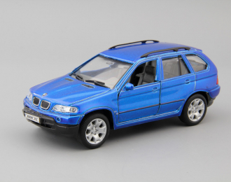 BMW X5, blue