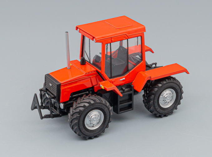 ЛТЗ-155, Тракторы 30, красный