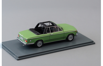 BMW 2002 Baur Cabriolet, light green