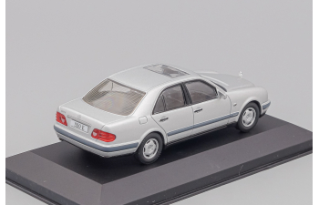 MERCEDES-BENZ E320 (1995), Mercedes-Benz Offizielle Modell-Sammlung 43, silver