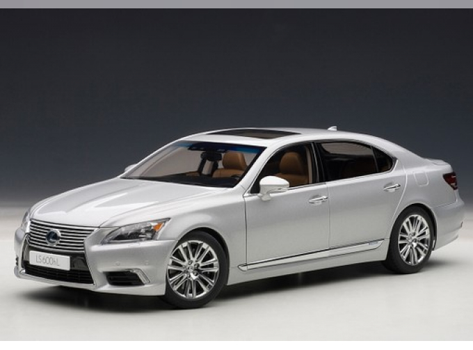 LEXUS LS600hL 2013, white