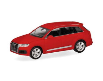 AUDI Q7, red