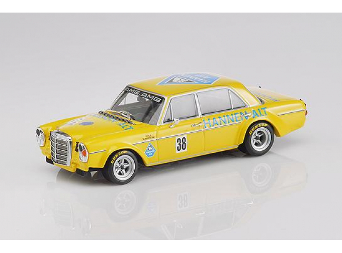 MERCEDES-BENZ 300SEL 6.8 AMG "Hannen Alt" #38 Heyer / Schickentanz (Hockenheim AvD-MHSTC Saison Finale 1971)