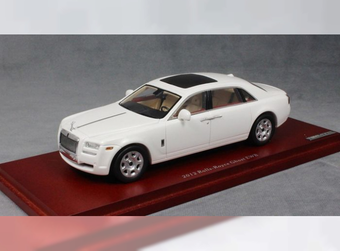 Rolls-Royce Ghost EWB 2012 белый