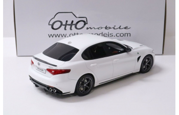 ALFA Romeo Giulia Quadrifoglio (2019), white