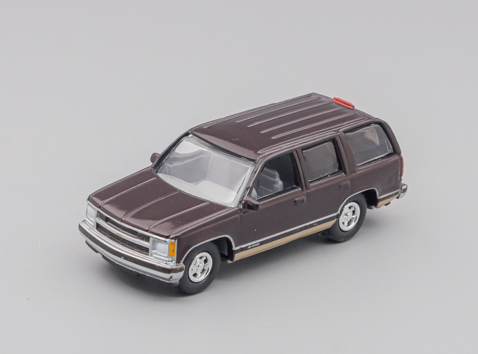 CHEVROLET Tahoe, dark cherry