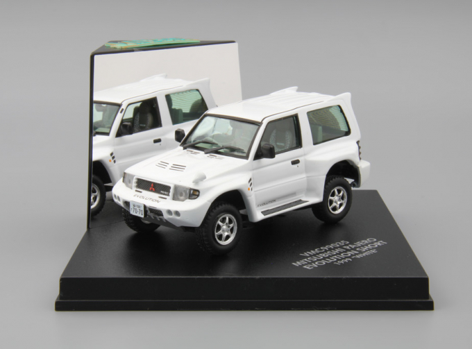 MITSUBISHI Pajero Evolution Short (1999), white