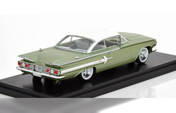 CHEVROLET Impala Sport Coupe 1960 Metallic Light Green/White