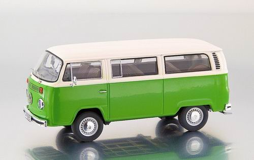 VOLKSWAGEN T2-b Bus L, green / white