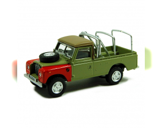 Land Rover Serie III 109 пикап зеленый