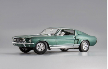 FORD Mustang GTA Fastback (1967), green metallic