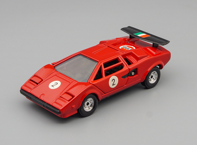 LAMBORGHINI Countach LP500S, red