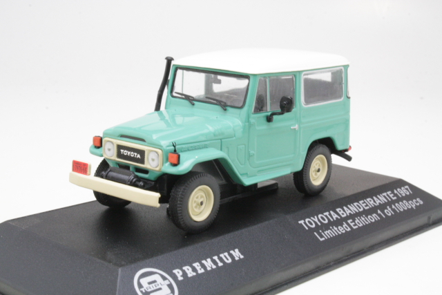 Toyota Land Cruiser FJ40 1968 (Bandeirante) зеленый с белой крышей и черным салоном