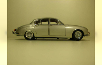 JAGUAR Mark II (1959), Gold Collection 1:18, серебристый