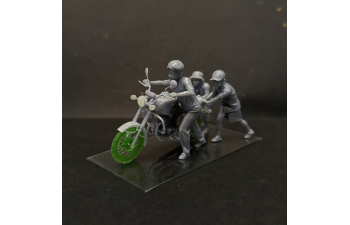 Сборная модель "Санино детство" (мотоцикл В3М плюс три фигурки)