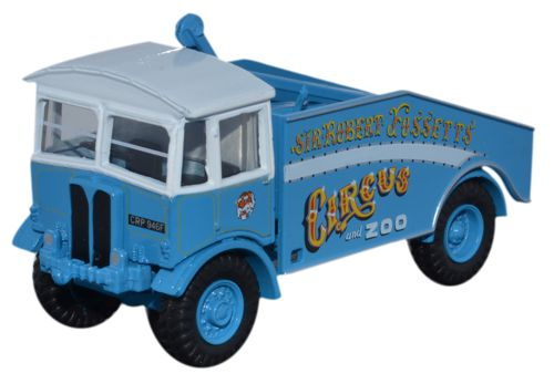 AEC Matador Sir Robert Fossetts Circus, синий с белым