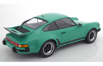 PORSCHE 911 (930) Turbo (1977), green
