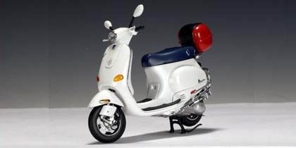 VESPA Scooter ET 4 150B, white