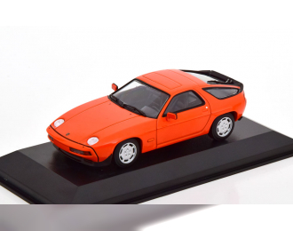 PORSCHE 928 (1979), orange