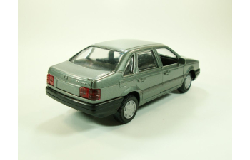 VOLKSWAGEN Passat 4-turig, серый