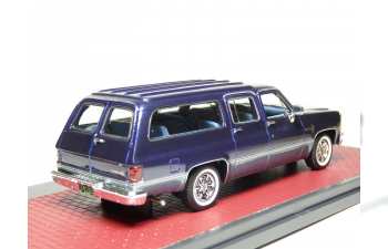 CHEVROLET Suburban (1981), blue