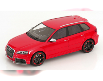 AUDI RS3, red