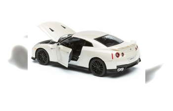 NISSAN GT-R, white