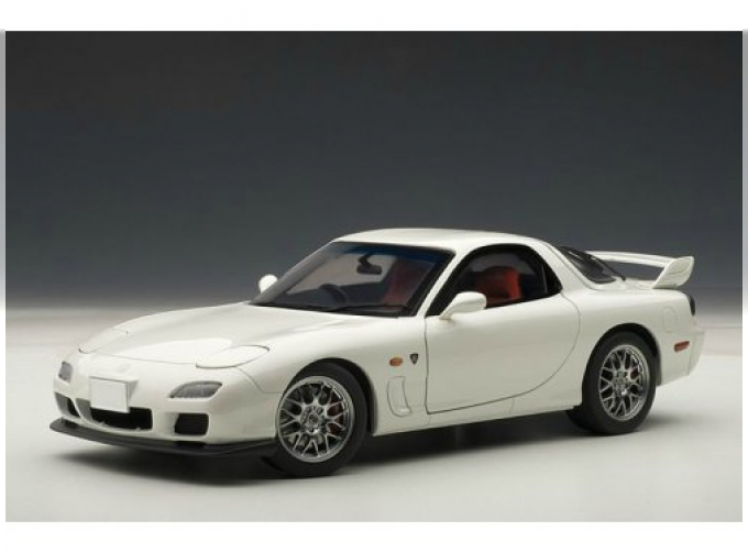 MAZDA SAVANNA RX-7 (FD) SPIRIT R 2002, белый