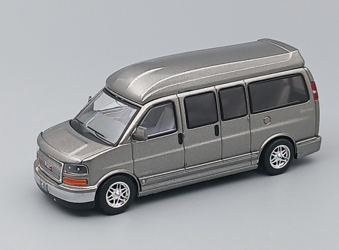 GMC Savana Explorer Limited SE (2006), titanium grey
