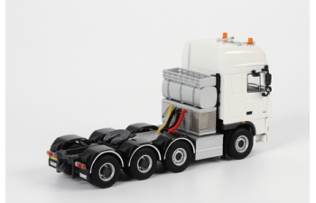 DAF XF 105 Super Space Cab 8x4, White Line 1:50, белый