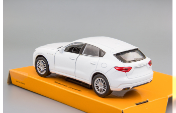 MASERATI Levante, white