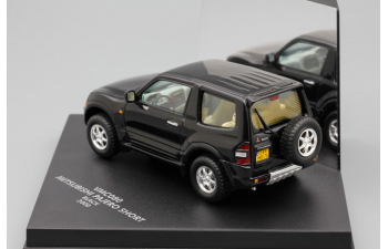 MITSUBISHI Pajero Short 2000, black