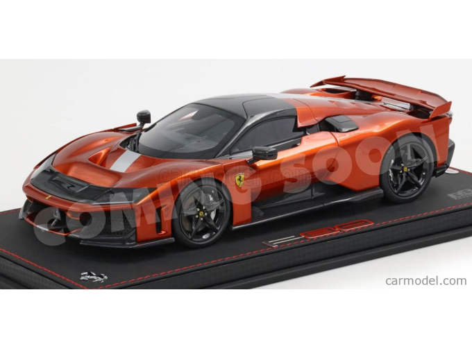 FERRARI F80 2024 - CARBON RIMS - WHITE STRIPE - CON VETRINA - WITH SHOWCASE