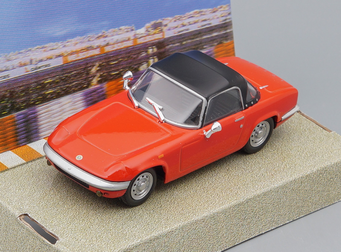 LOTUS Elan, red