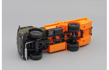 МАЗ ТЦ-7.5 Топливозаправщик "Огнеопасно", зеленый / оранжевый