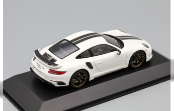 Porsche 991 Turbo S Exclusive Series, white / black