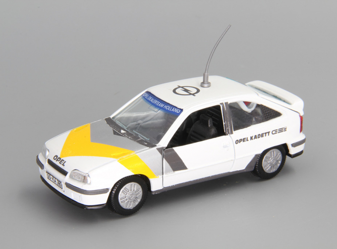 OPEL Kadett GSI Rennversion DealerTeam, white