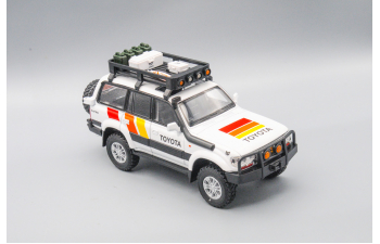 TOYOTA Land Cruiser 80 (Safari Edition), белый, 21 см