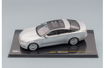 JAGUAR XJ (2011), rhodium silver metalic