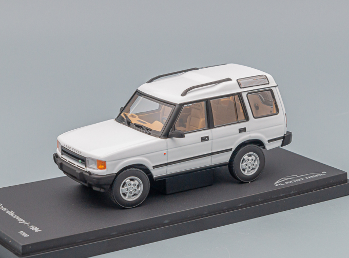 LAND ROVER DISCOVERY - WHITE