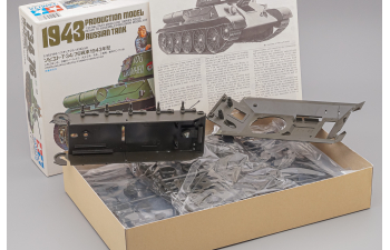 Сборная модель Советский танк Т34/76 с 2-мя наборами катков, с 2 фигурами танкистов