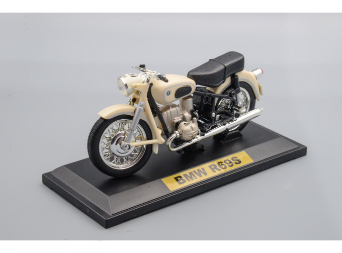 BMW R69S Cream