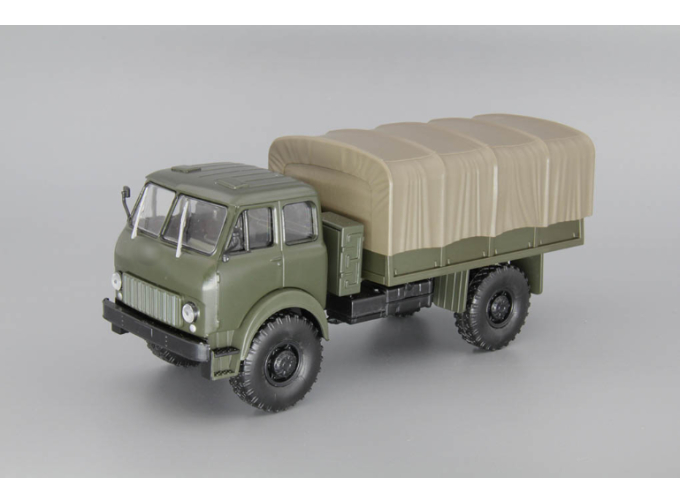 Минский-505 (1962) полноприводный грузовик с тентом, хаки