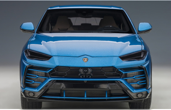 Lamborghini Urus синий