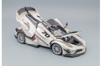 FERRARI FXX K Evo (2018), white metallic / black